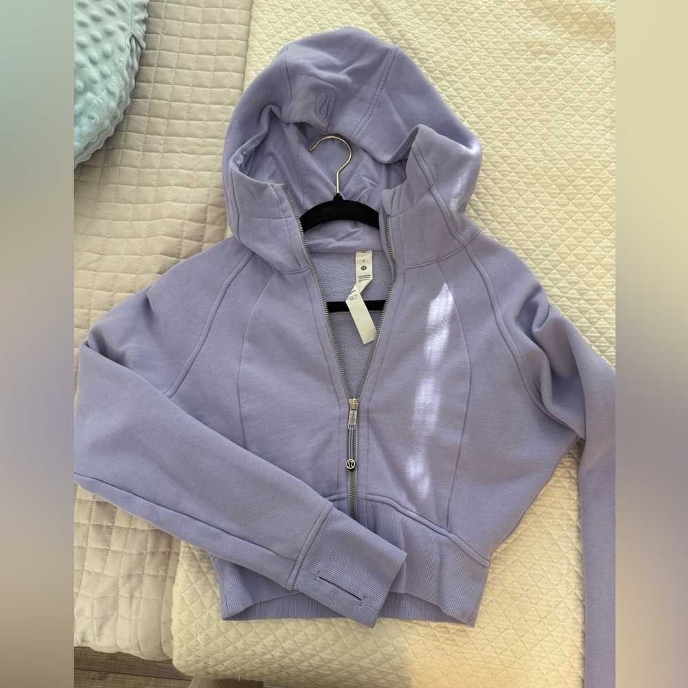 Lululemon Scuba - semi cropped